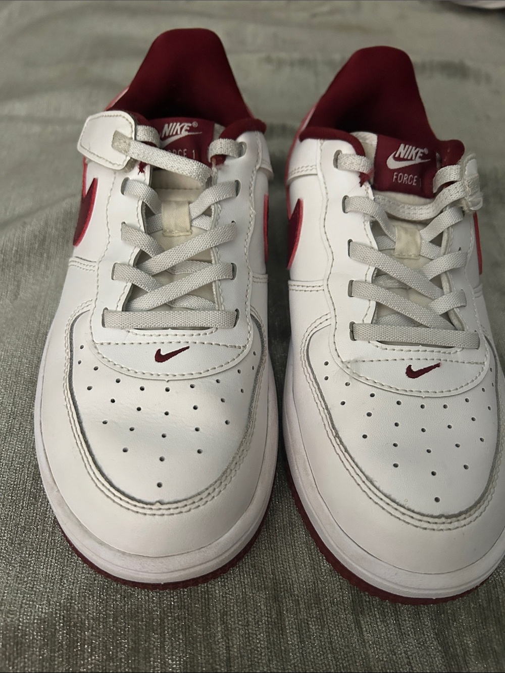 Nike Kids White and Maroon Low-Top Sneakers